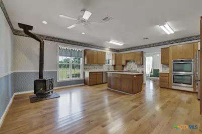 82 Bell Mountain Road, Fredericksburg, TX 78675 - Photo 13