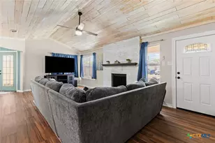 1301 Chapel Creek Rd, Waco, TX 76712 - Photo 7