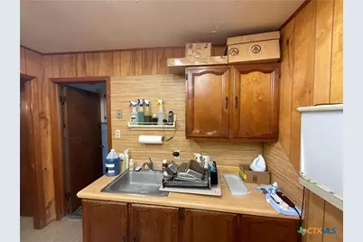 1310 W Grand Avenue, Yoakum, TX 77995 - Photo 31