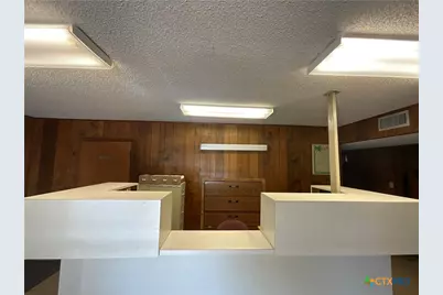 1310 W Grand Avenue, Yoakum, TX 77995 - Photo 23