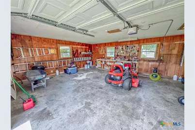 510 E 7th Street, Yorktown, TX 78164 - Photo 21