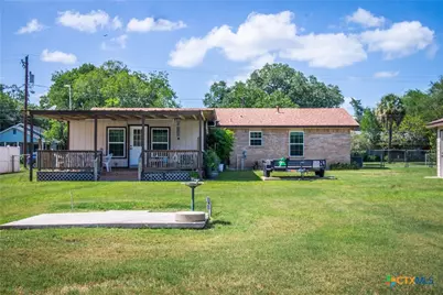 510 E 7th Street, Yorktown, TX 78164 - Photo 17