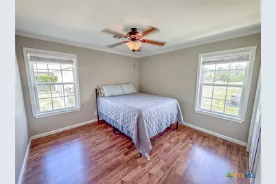 510 E 7th Street, Yorktown, TX 78164 - Photo 11