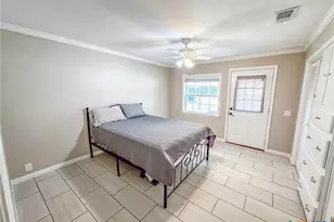510 E 7th St, Yorktown, TX 78164 - Photo 9