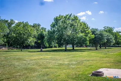 510 E 7th Street, Yorktown, TX 78164 - Photo 25