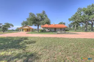 82 Bell Mountain Rd, Fredericksburg, TX 78675 - Photo 3