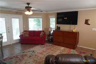 730 E Mather St, New Braunfels, TX 78130 - Photo 21