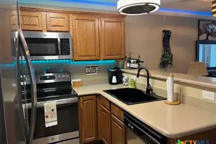 730 E Mather St, New Braunfels, TX 78130 - Photo 7