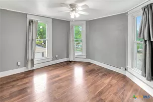 214 Hubbard St, Yoakum, TX 77995 - Photo 39