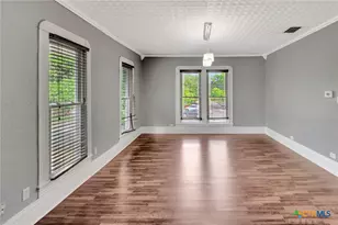 214 Hubbard St, Yoakum, TX 77995 - Photo 31