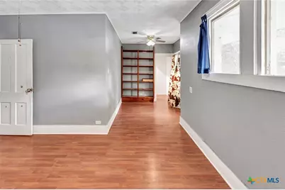 214 Hubbard Street, Yoakum, TX 77995 - Photo 35