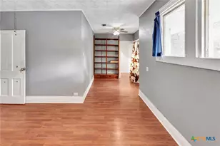 214 Hubbard St, Yoakum, TX 77995 - Photo 35