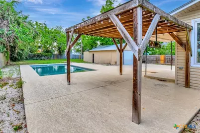 214 Hubbard Street, Yoakum, TX 77995 - Photo 43