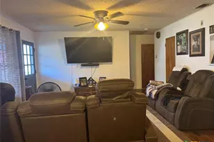 137 N Kowald Ln, New Braunfels, TX 78130 - Photo 5