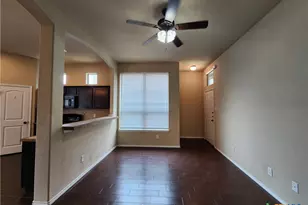 305 Rosalie Dr, New Braunfels, TX 78130 - Photo 7