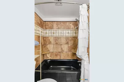 6072 County Road 122, Hallettsville, TX 77964 - Photo 31