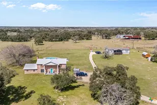 6072 Co Rd 122, Hallettsville, TX 77964 - Photo 3