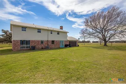 6072 County Road 122, Hallettsville, TX 77964 - Photo 13