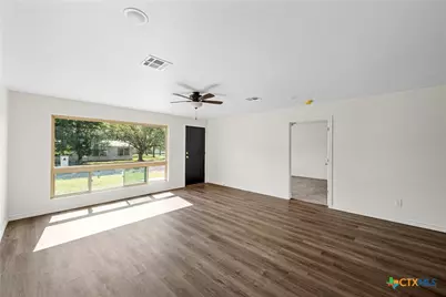 1617 E Miller St, Belton, TX 76513 - Photo 3