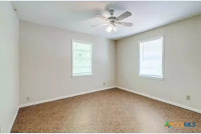 922 N Bowie Street, Seguin, TX 78155 - Photo 17