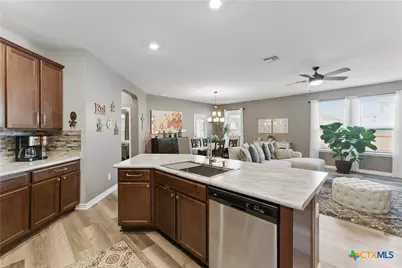 304 Dakota Creek, New Braunfels, TX 78130 - Photo 7