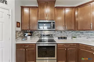 304 Dakota Crk, New Braunfels, TX 78130 - Photo 5