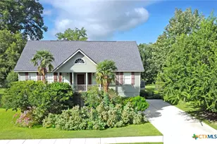 325 Fair Ln, New Braunfels, TX 78130 - Photo 1