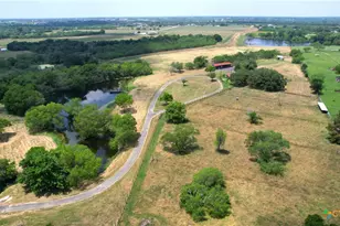 10745 Rosemar Ln, Adkins, TX 78101 - Photo 33