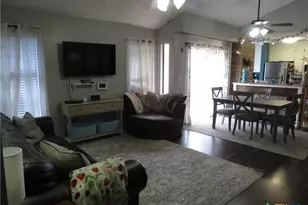 310 Rattan Dr, Victoria, TX 77901 - Photo 11