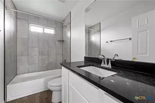 506 E Avenue R, Belton, TX 76513 - Photo 11