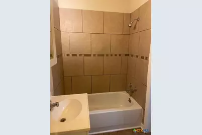 613.5 S Laurel Avenue, Luling, TX 78648 - Photo 3