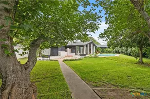 1223 N Sarah Dewitt Dr, Gonzales, TX 78629 - Photo 37