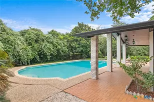 1223 N Sarah Dewitt Dr, Gonzales, TX 78629 - Photo 33