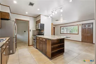 1223 N Sarah Dewitt Dr, Gonzales, TX 78629 - Photo 5