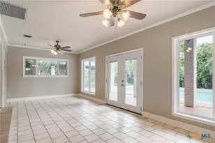 1223 N Sarah Dewitt Dr, Gonzales, TX 78629 - Photo 21