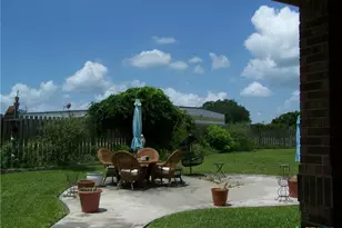 101 Laurel Oak Cir, Cuero, TX 77954 - Photo 27