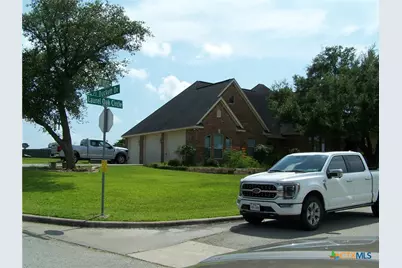 101 Laurel Oak Circle, Cuero, TX 77954 - Photo 3