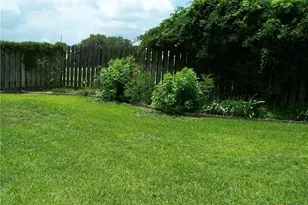 101 Laurel Oak Cir, Cuero, TX 77954 - Photo 29