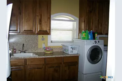 101 Laurel Oak Circle, Cuero, TX 77954 - Photo 13