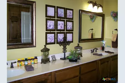 101 Laurel Oak Circle, Cuero, TX 77954 - Photo 23