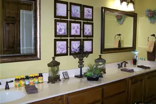 101 Laurel Oak Cir, Cuero, TX 77954 - Photo 23