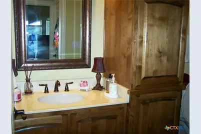 101 Laurel Oak Circle, Cuero, TX 77954 - Photo 17