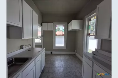 492 E Avenue R, Belton, TX 76513 - Photo 13