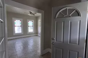 492 E Avenue R, Belton, TX 76513 - Photo 5