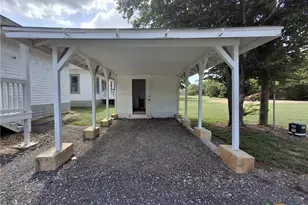 492 E Avenue R, Belton, TX 76513 - Photo 15