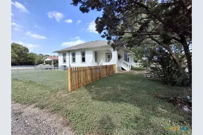 492 E Avenue R, Belton, TX 76513 - Photo 3