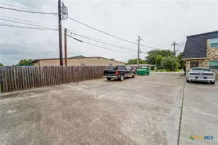 2112 E Airline Rd, Victoria, TX 77901 - Photo 5
