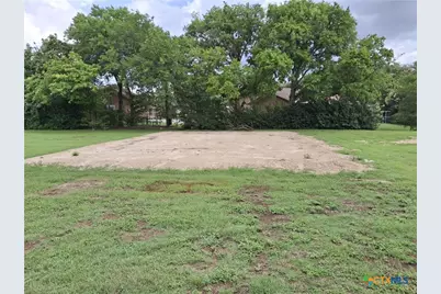 488 E Avenue R, Belton, TX 76513 - Photo 1