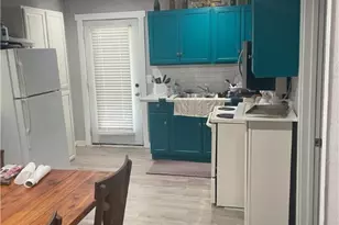 103 S 3rd St, Stockdale, TX 78160 - Photo 17