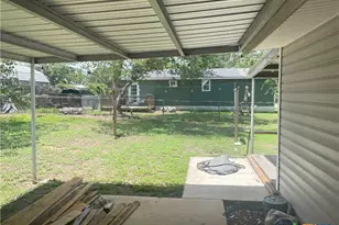 103 S 3rd St, Stockdale, TX 78160 - Photo 5